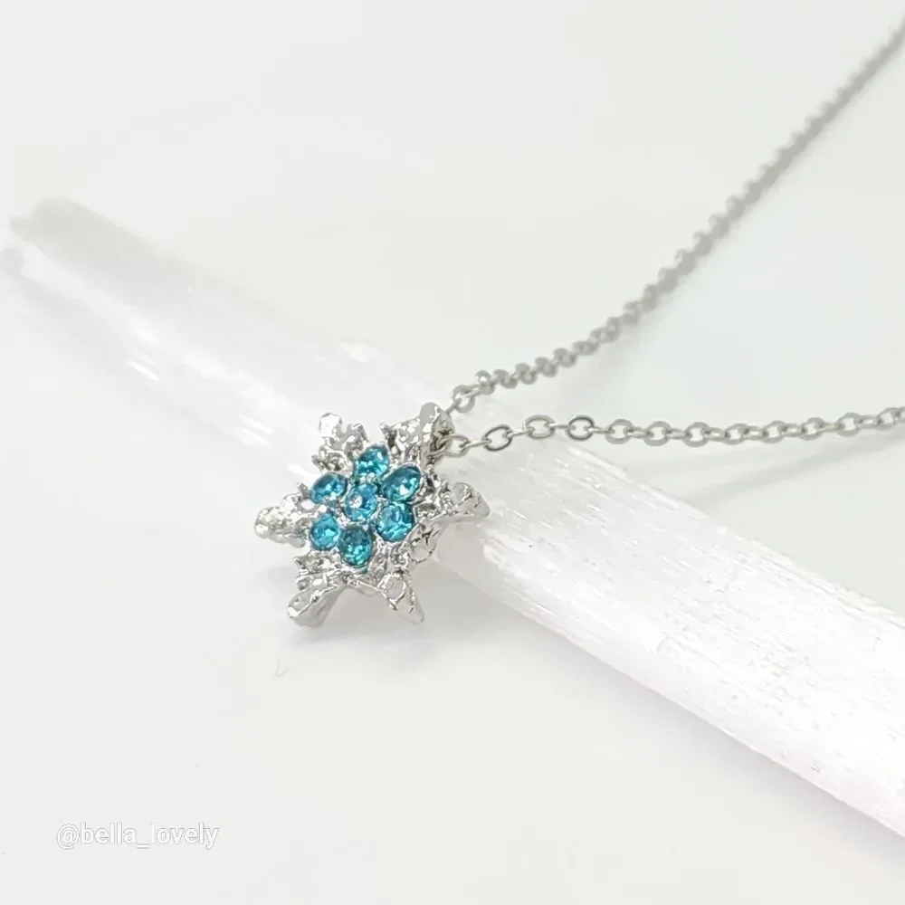 Snowflake Glistening Necklace Jewelry Gift Holidays Christmas